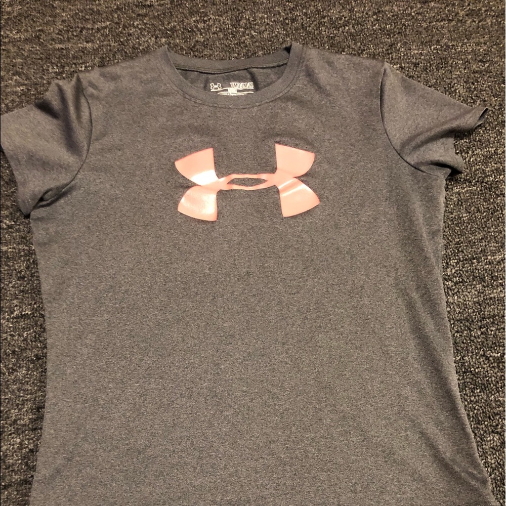 Under Armour Athletic Shirt Size Small
